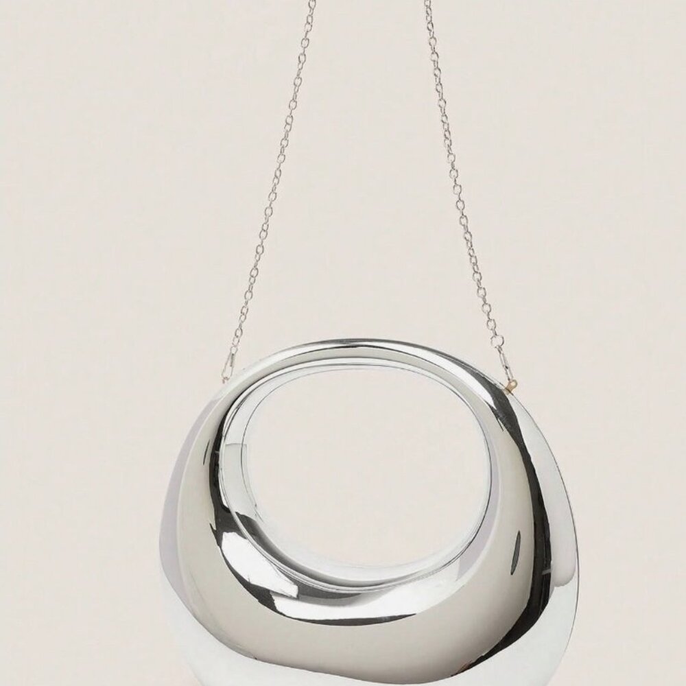 Half moon Handbag - Picture 9 of 10